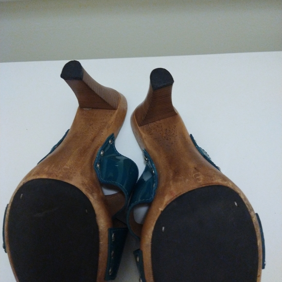 Turquoise sandals - Picture 3 of 4